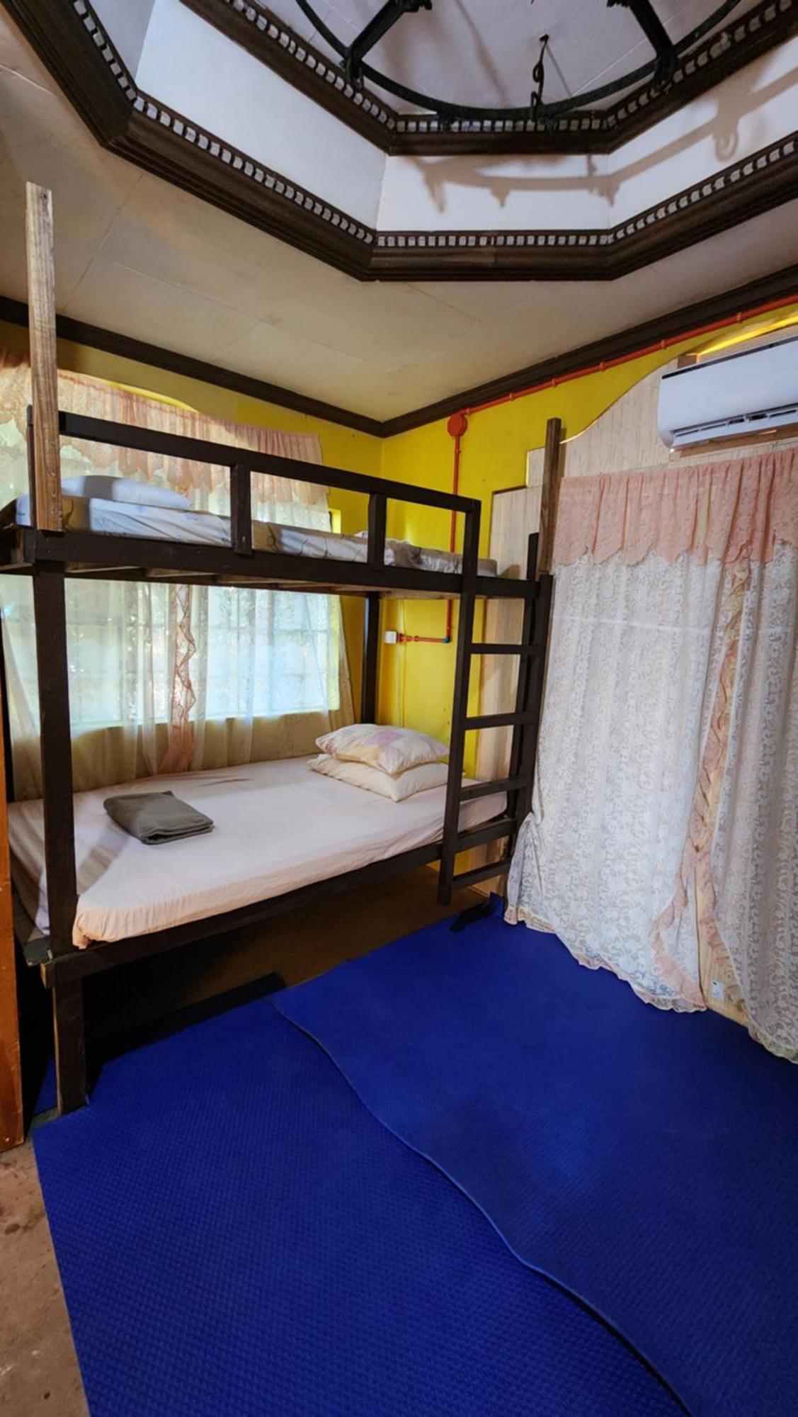 Screaming Gecko Hostel Busuanga Exteriör bild